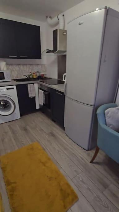 Cozy Flat 1 Bedroom Hucclecote Esterno foto