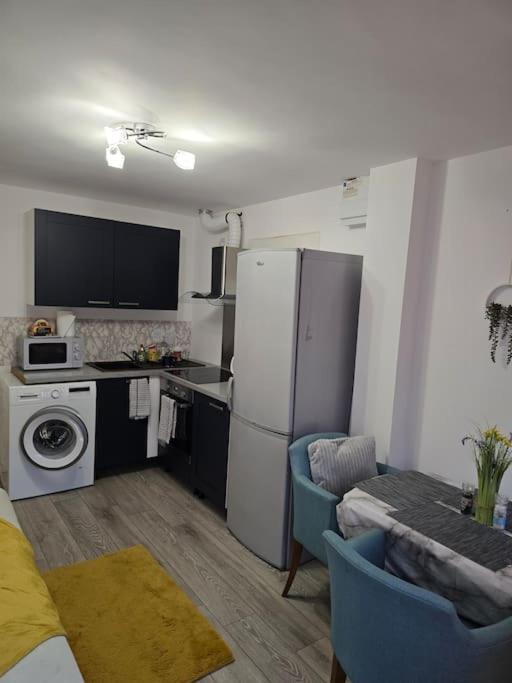 Cozy Flat 1 Bedroom Hucclecote Esterno foto