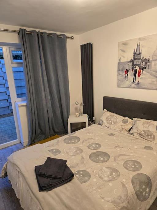 Cozy Flat 1 Bedroom Hucclecote Esterno foto